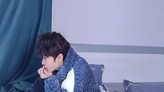 Snapshot of Stuffy-111 chatting on October 25, 4:55 am Stuffy-111 online show from October 25, 4:55 am