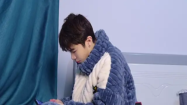 Snapshot of Stuffy-111 chatting on November 18, 11:13 am Stuffy-111 online show from November 18, 11:13 am