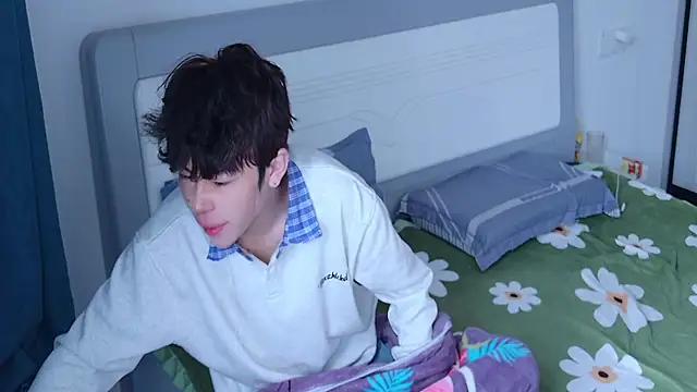 Snapshot of Stuffy-111 chatting on October 22, 2:22 am Stuffy-111 online show from October 22, 2:22 am