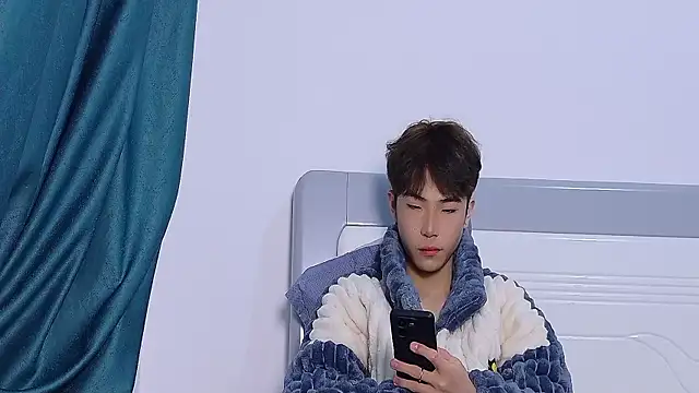 Snapshot of Stuffy-111 chatting on November 1, 10:20 am Stuffy-111 online show from November 1, 10:20 am