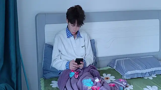 Snapshot of Stuffy-111 chatting on October 20, 4:25 am Stuffy-111 online show from October 20, 4:25 am