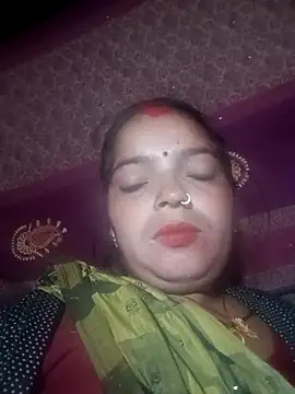 Snapshot of M-MAYA chatting on November 30, 2:40 pm M-MAYA online show from November 30, 2:40 pm