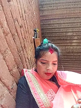 Snapshot of M-MAYA chatting on December 16, 9:02 am M-MAYA online show from December 16, 9:02 am