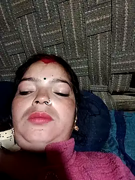 Snapshot of M-MAYA chatting on November 18, 11:37 pm M-MAYA online show from November 18, 11:37 pm