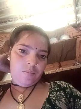 Snapshot of M-MAYA chatting on November 15, 8:18 am M-MAYA online show from November 15, 8:18 am