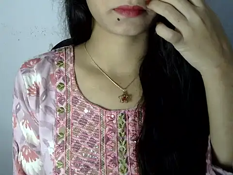 Shezi N online show from August 2, 3:53 pm