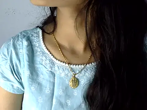 Shezi N online show from July 31, 3:42 pm