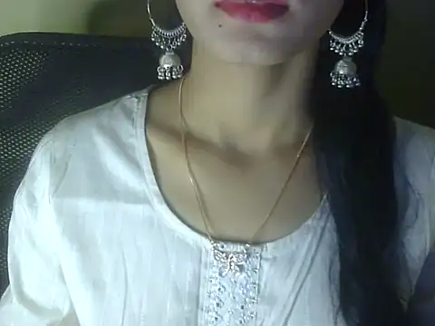 Shezi N online show from February 5, 1:51 pm