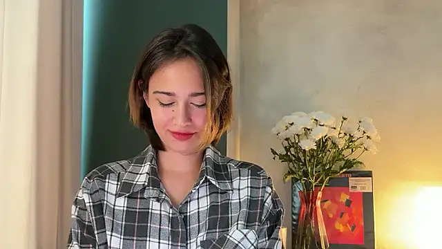 Snapshot of WillHannah chatting on May 27, 1:51 pm WillHannah online show from May 27, 1:51 pm