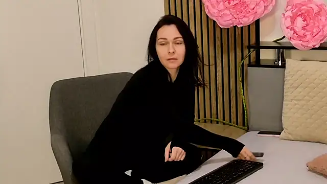 DitaNoir online show from February 19, 7:27 am