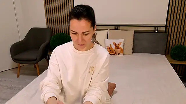 DitaNoir online show from April 17, 6:05 am