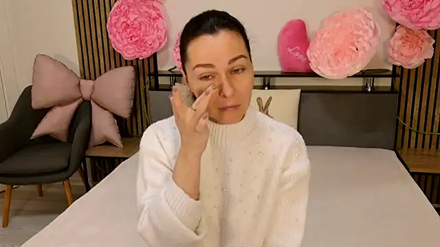 DitaNoir online show from February 20, 7:10 am