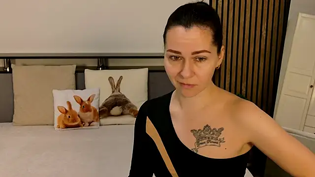 DitaNoir online show from February 24, 7:20 am