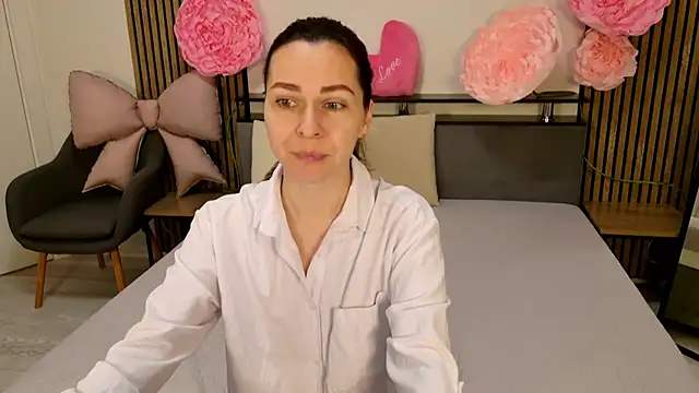 DitaNoir online show from February 18, 7:17 am