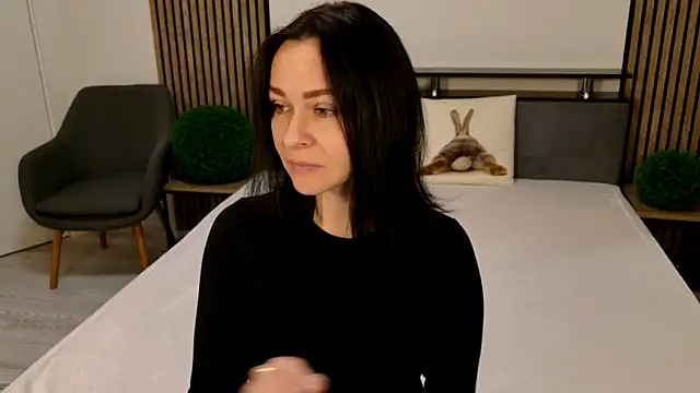 DitaNoir online show from December 4, 6:45 am