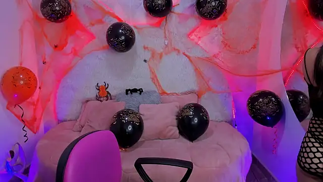 valentina clk online show from October 31, 1:30 pm