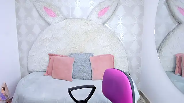 valentina clk online show from March 13, 1:49 pm