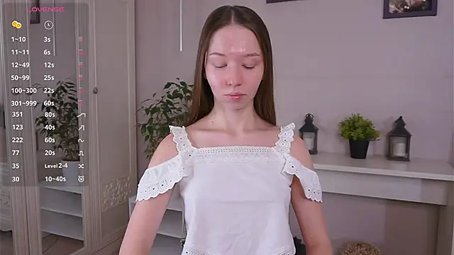 MayaHjelm online show from November 14, 6:17 am