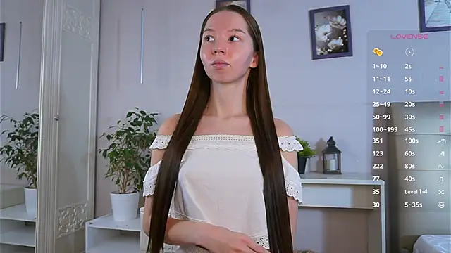 MayaHjelm online show from November 27, 5:41 am