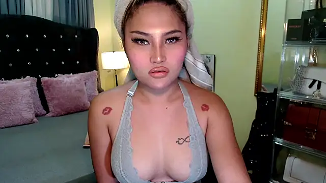 Snapshot of Sammyloove chatting on June 21, 12:33 pm Sammyloove online show from June 21, 12:33 pm