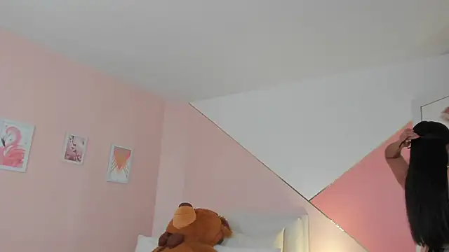 Snapshot of mia_canoo chatting on October 31, 11:40 am mia canoo online show from October 31, 11:40 am