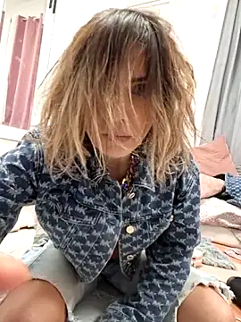 Snapshot of Your_Desires07 chatting on November 16, 4:06 am Your Desires07 online show from November 16, 4:06 am