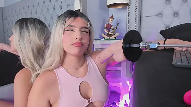 Lily StClair online show from April 16, 12:17 pm