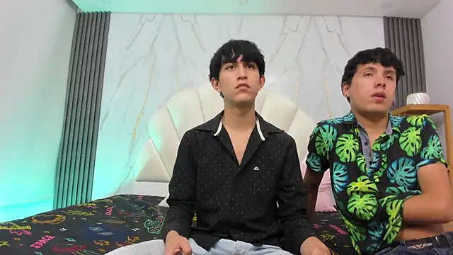 hoot booys  online show from December 4, 7:35 pm