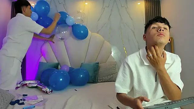 hoot booys  online show from February 19, 9:01 pm