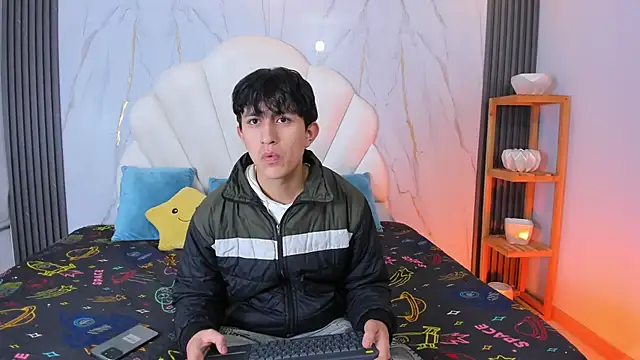 hoot booys  online show from April 20, 9:27 pm