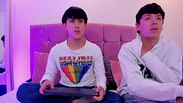 hoot booys  online show from February 9, 8:18 pm