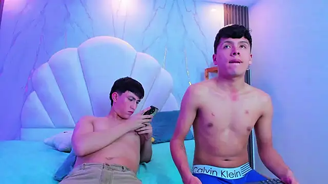 hoot booys  online show from March 3, 9:16 am