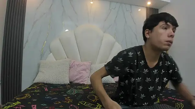 hoot booys  online show from November 28, 7:47 pm