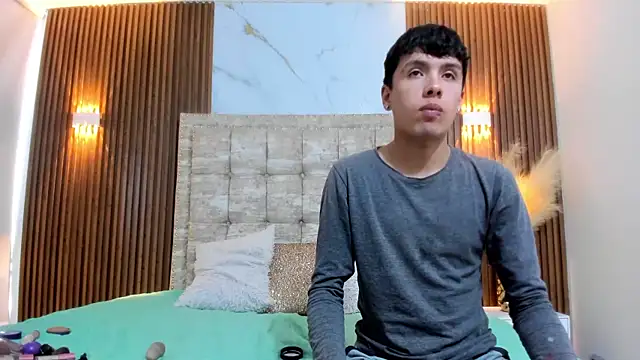 hoot booys  online show from October 25, 8:09 pm