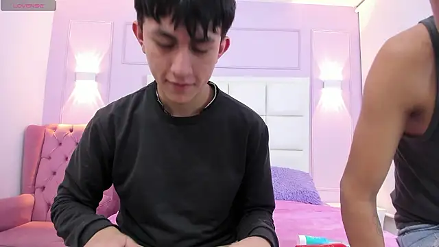 hoot booys  online show from March 19, 8:31 pm