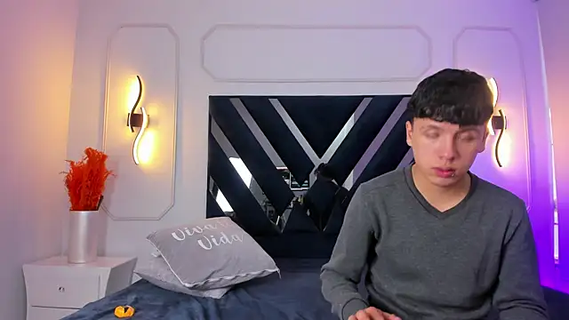 hoot booys  online show from February 26, 8:20 pm