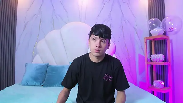 hoot booys  online show from March 5, 8:38 pm