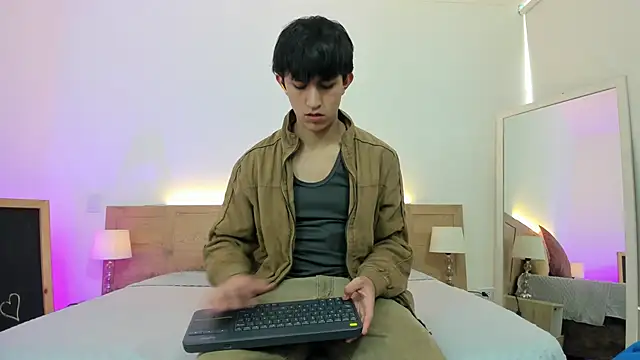 hoot booys  online show from February 1, 9:02 pm