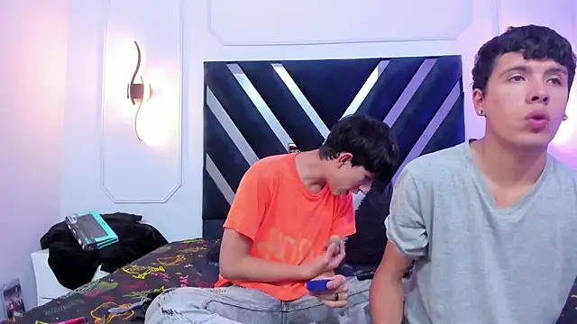 hoot booys  online show from November 17, 7:51 pm