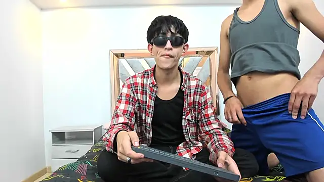 hoot booys  online show from November 13, 8:13 pm