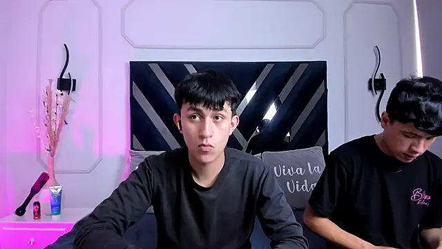 hoot booys  online show from March 6, 6:03 pm