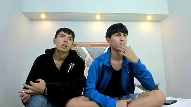 hoot booys  online show from October 20, 8:20 pm