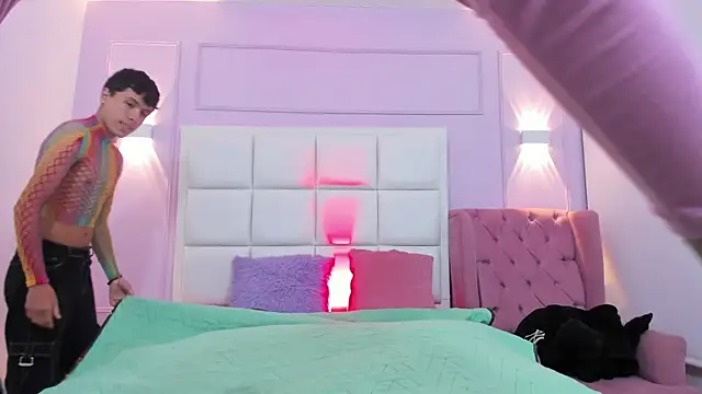 hoot booys  online show from October 28, 8:30 pm