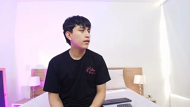 hoot booys  online show from March 23, 8:41 pm