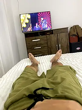 leozin01 online show from November 6, 12:03 am