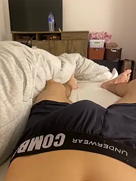 leozin01 online show from November 7, 5:17 pm