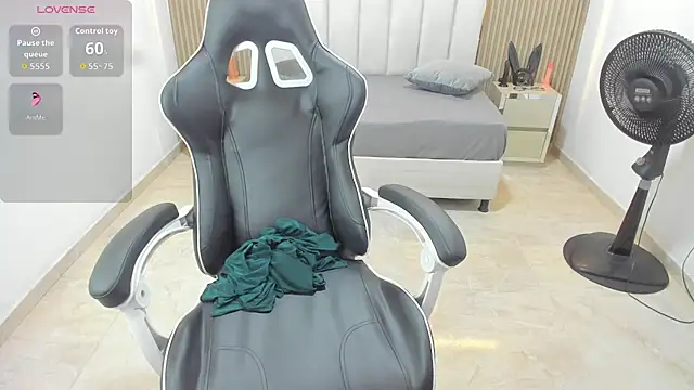 Aziz daud online show from April 14, 7:08 pm