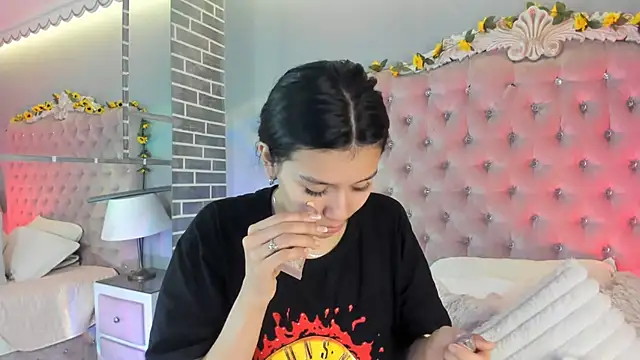 TanyaBello online show from April 19, 5:19 am