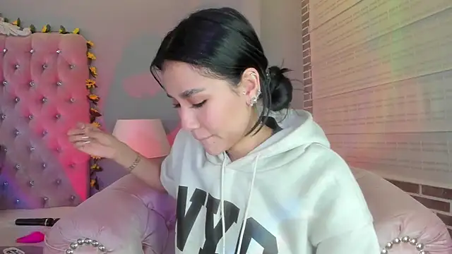 TanyaBello online show from March 10, 4:27 am