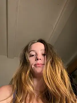 Snapshot of Rhyumii chatting on July 24, 8:38 pm Rhyumii online show from July 24, 8:38 pm